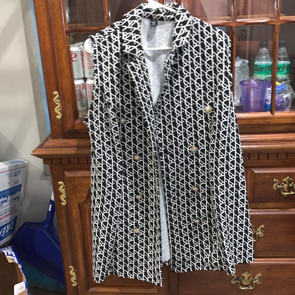 SHEIN Brand Cardigan/Blouse. sleeveless. 2XL